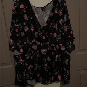 TORRID 3X FLORAL BABYDOLL WRAP BLOUSE